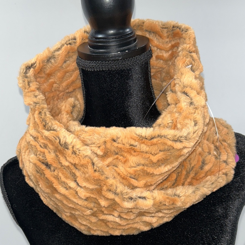 Luxurious Tan Faux Fur Eternity Scarf